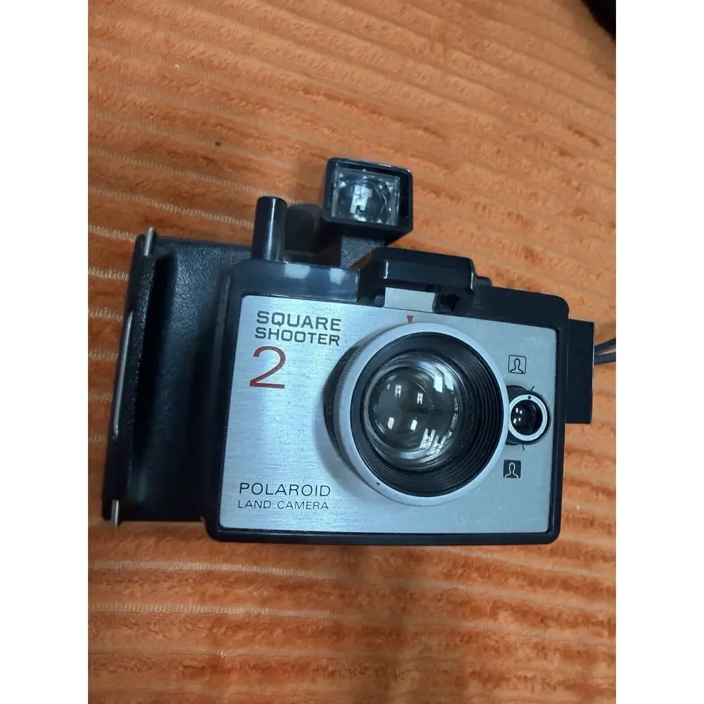 Vintage Polaroid Square Shooter 2 Land Camera Type 88 w/ Original Case 1970s